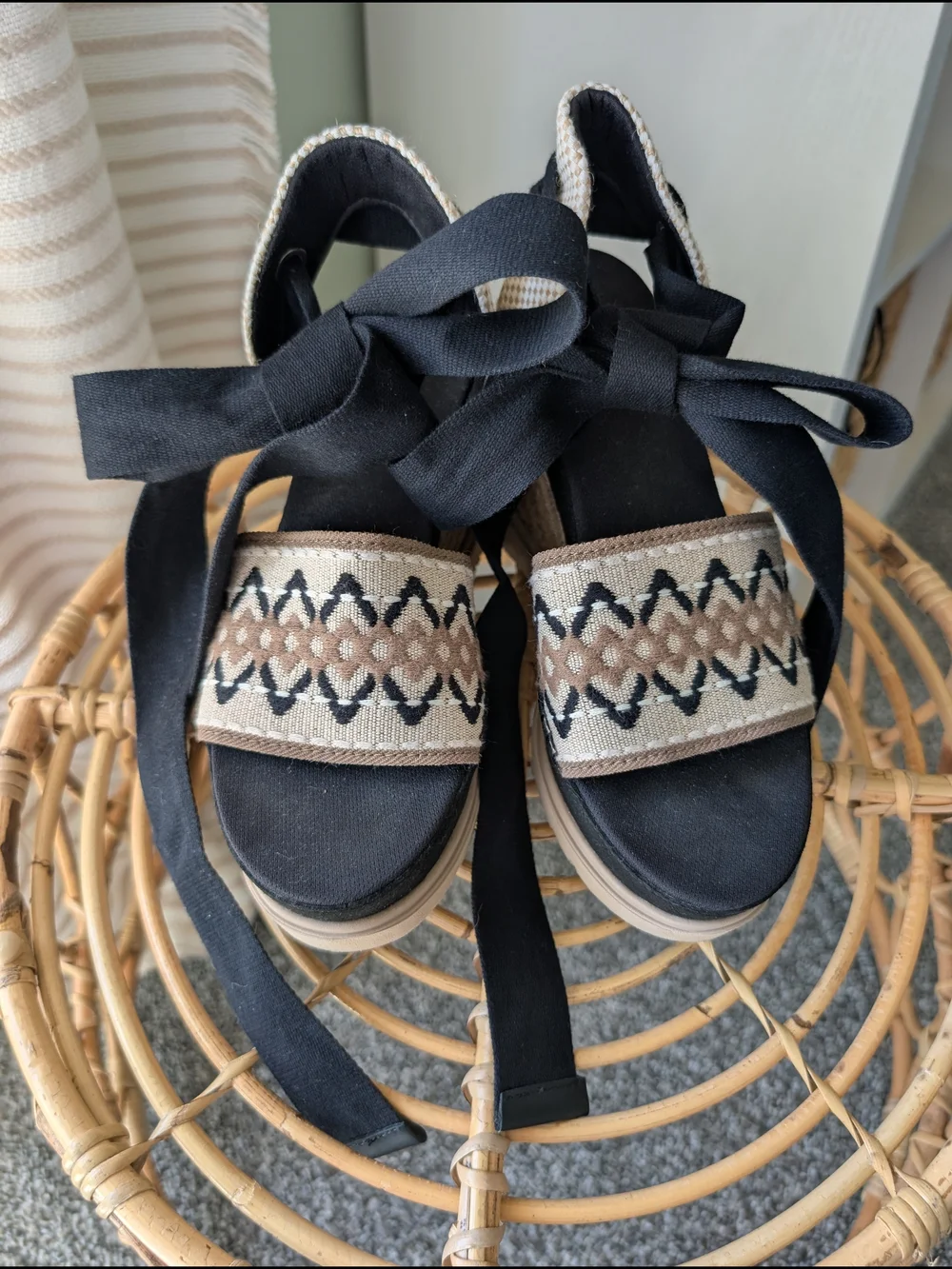 UGG Abbot Ankle Wrap Espardille Sandals Size 5